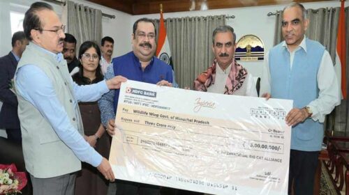 CM Sukhu: आईबीसीए ने त्साराप-चू संरक्षण रिजर्व प्रबंधन के लिए मुख्यमंत्री को दिया तीन करोड़ रुपये का चेक