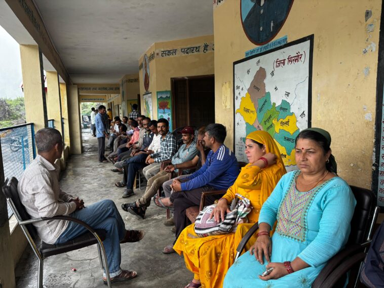 पांवटा साहिब : ढांग रूहाना स्कूल में तीन साल से नहीं है 11वीं और 12वीं कक्षा के कोई शिक्षक, ग्रामीणों का फूटा गुस्सा