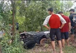 गूगल मैप की गलती से टूटा पुल पार कर बैठा परिवार, नदी में बही कार – ग्रामीणों ने बचाई जान