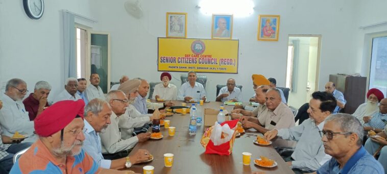 पांवटा साहिब : वरिष्ठ नागरिक परिषद की मासिक बैठक संपन्न! एसडीएम पितृशोक पर श्रद्धांजलि, जनसुविधाओं पर जताई चिंता