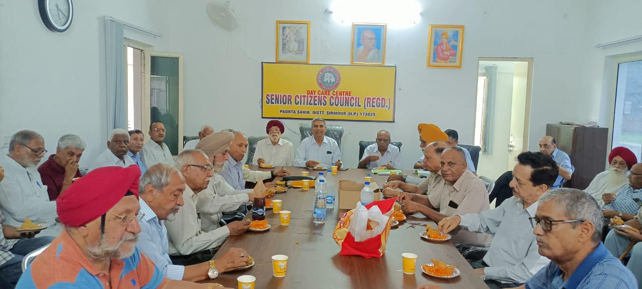 पांवटा साहिब : वरिष्ठ नागरिक परिषद की मासिक बैठक संपन्न! एसडीएम पितृशोक पर श्रद्धांजलि, जनसुविधाओं पर जताई चिंता