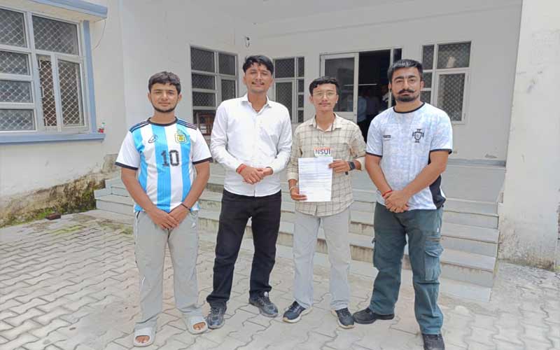 Paonta Sahib: सौम्याश्री को न्याय दिलाने के लिए NSUI का हल्लाबोल! कार्रवाई नहीं हुई तो होगा आंदोलन