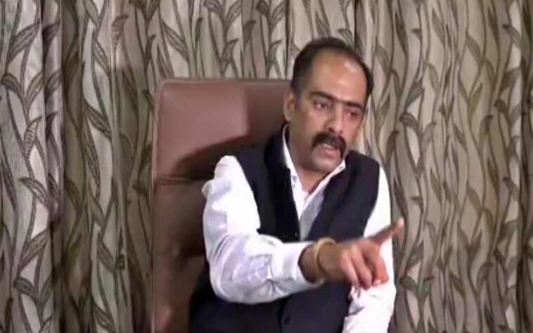 HP News: पंचायती राज मंत्री अनिरुद्ध सिंह पर मारपीट का आरोप! एफआईआर दर्ज