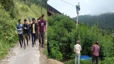 HP News: आपदा प्रभावित थुनाग में राहत और बहाली कार्य युद्धस्तर पर जारी! 140 जल योजनाएं बहाल