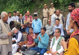 HP News: राजस्व मंत्री ने आपदा प्रभावित क्षेत्रों में प्रभावितों से की मुलाकात! नुकसान का लिया जायजा