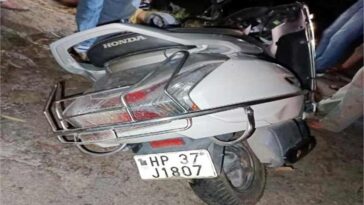 Accident In Himachal: अनियंत्रित होकर पेड़ से टकराई स्कूटी! युवक की मौत, दूसरा घायल