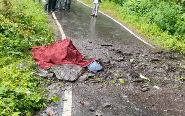 हिमाचल में दुखद हादसा: पहाड़ी से गिरे पत्थर! मां-बेटे की मौत, वार्ड मेंबर थी 30 वर्षीय रवीना
