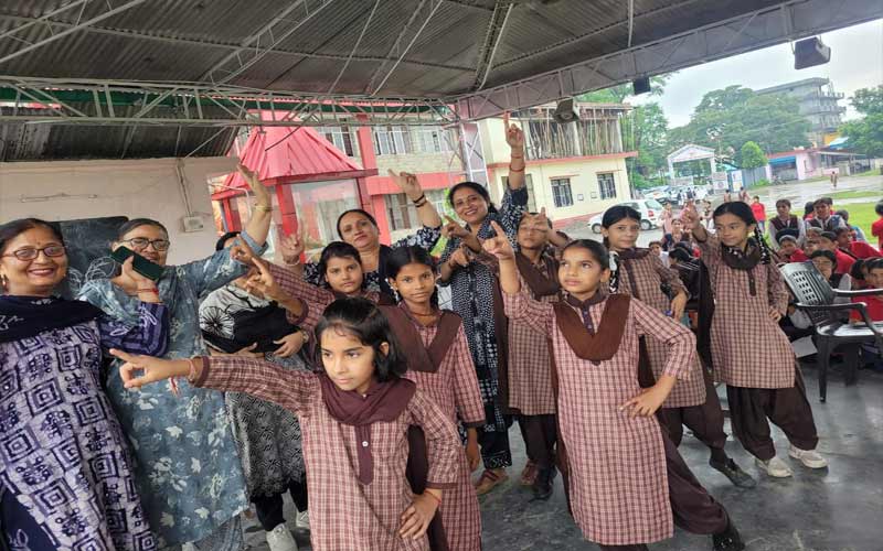 Paonta Sahib: गर्ल्स स्कूल पांवटा साहिब में समर कैंप का आयोजन! बच्चों को खेल-खेल में दी नई सीखें