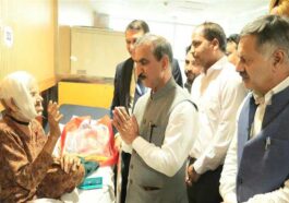 CM Sukhu: मुख्यमंत्री ने एम्स बिलासपुर में बस दुर्घटना के घायलों का जाना कुशलक्षेम! 32 यात्रियों का चल रहा इलाज