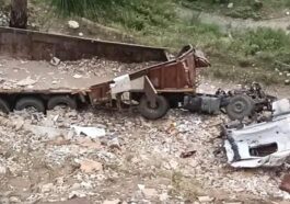 हिमाचल में दर्दनाक हादसा: गहरी खाई में गिरा टाइलों से भरा ट्रक! ड्राइवर की गई जान