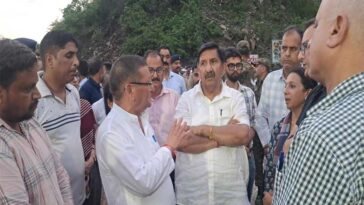 HP News: रोपवे से यात्रा व सामान ढुलाई होगी निःशुल्क! बाढ़-भूस्खलन से पूरी तरह कट चुके सराज क्षेत्र के लोगों को सुविधा
