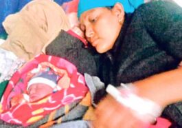 HP News: भारी बारिश से मार्ग हुआ बंद तो महिला ने सड़क पर ही दे दिया बच्चे को जन्म! जच्चा-बच्चा दोनों स्वस्थ