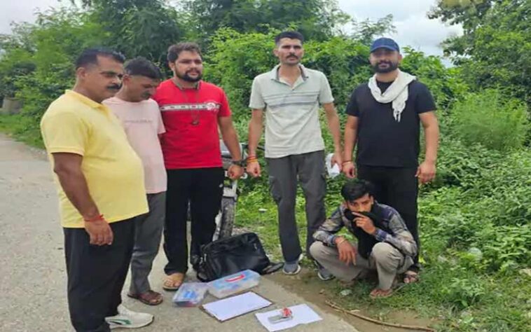 Himachal Crime News: हिमाचल में तस्कर से पकड़ी 52.12 ग्राम हेरोइन! पुलिस ने गश्त के दौरान ऐसे दबोचा बाइक सवार
