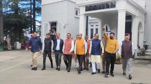 HP Assembly Session: कर्मचारियों के महंगाई भत्ते को लेकर सदन में हंगामा! विपक्ष ने किया वाकआउट HP Assembly Session: कर्मचारियों के महंगाई भत्ते को लेकर सदन में हंगामा! विपक्ष ने किया वाकआउट