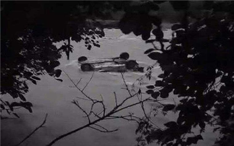 हिमाचल में बड़ा हादसा: नदी में समाई कार! एक ही क्षेत्र के तीन युवकों की गई जान, एक जख्मी हिमाचल में बड़ा हादसा: नदी में समाई कार! एक ही क्षेत्र के तीन युवकों की गई जान, एक जख्मी