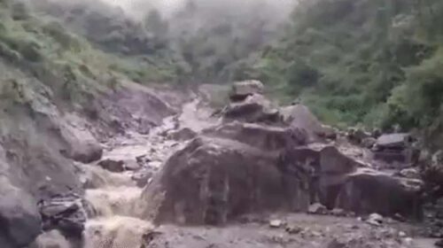 Cloudburst In Himachal: हिमाचल में फिर फटा बादल! नाले में आई बाढ़, लोगों में हड़कंप
