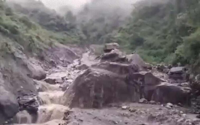 Cloudburst In Himachal: हिमाचल में फिर फटा बादल! नाले में आई बाढ़, लोगों में हड़कंप