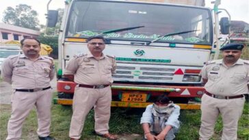 Accident In Himachal: हिमाचल में गोवंश की तस्करी का पर्दाफाश! ड्राइवर अरेस्ट, दो आरोपी फरार