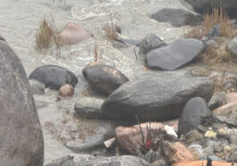 Himachal News Alert: नदी किनारे पत्थरों के बीच फंसा मिला शव! पानी से फूली थी डेड बॉडी