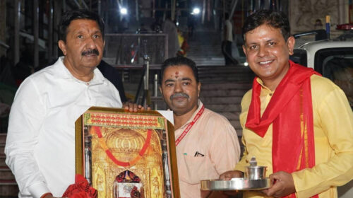 HP News: उप मुख्यमंत्री मुकेश अग्निहोत्री ने ज्वाला माता मंदिर में नवाया शीश! बोले- 100 करोड़ से होगा मंदिर का सौंदर्यीकरण HP News: उप मुख्यमंत्री मुकेश अग्निहोत्री ने ज्वाला माता मंदिर में नवाया शीश! बोले- 100 करोड़ से होगा मंदिर का सौंदर्यीकरण
