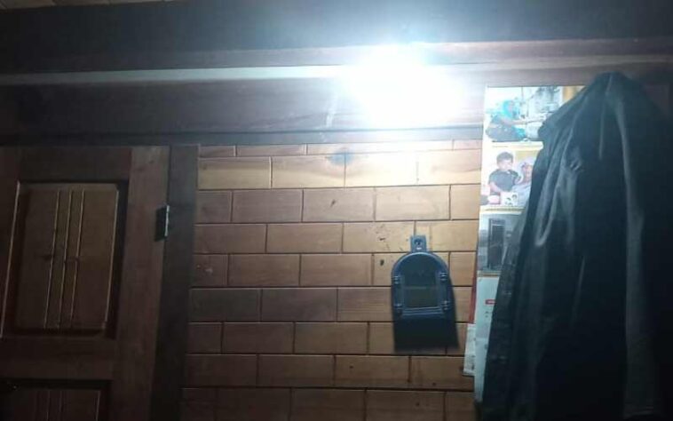 Himachal News: आपदा के 35 दिन बाद पहुंची बिजली! सराज क्षेत्र के अधिकांश गांवों में बहाल हुई बिजली Himachal News: आपदा के 35 दिन बाद पहुंची बिजली! सराज क्षेत्र के अधिकांश गांवों में बहाल हुई बिजली