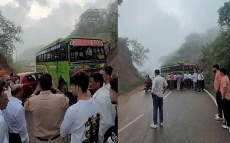 Bus Accident: हिमाचल में बस से टकराई गाड़ी! सड़क पर लावारिस पशु को बचाने के चक्कर में हुआ हादसा