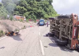 हिमाचल में बड़ा हादसा: पहले टेंपो और स्कूटी की टक्कर फिर लगी आग! दो की मौत