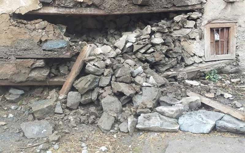 Himachal News Alert: हिमाचल में गौशाला ढ़ही! चपेट में आया दंपती, हालत गंभीर