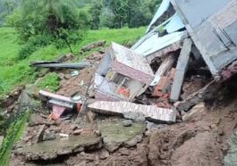 Himachal News Alert: हिमाचल में भारी बारिश के बाद जमींदोज़ हुआ आठ कमरों का मकान! परिवार बेघर