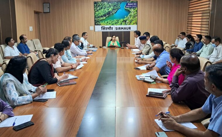 Sirmour News: नाहन चौगान में आयोजित होगा जिला स्तरीय स्वतंत्रता दिवस Sirmour News: नाहन चौगान में आयोजित होगा जिला स्तरीय स्वतंत्रता दिवस