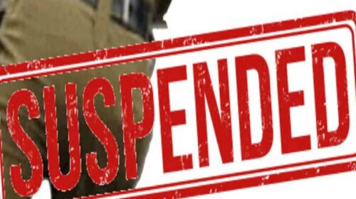 Himachal News Alert: हिमाचल पुलिस के चार जवानों को वर्दी पहन कर शराब खरीदना पड़ा भारी! एसपी ने किया सस्पेंड Himachal News Alert: हिमाचल पुलिस के चार जवानों को वर्दी पहन कर शराब खरीदना पड़ा भारी! एसपी ने किया सस्पेंड