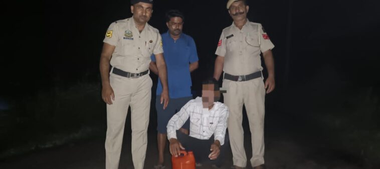 Paonta Sahib: पांवटा में अवैध शराब के साथ व्यक्ति गिरफ्तार! पुलिस ने ऐसे पकड़ा आरोपी Paonta Sahib: पांवटा में अवैध शराब के साथ व्यक्ति गिरफ्तार! पुलिस ने ऐसे पकड़ा आरोपी