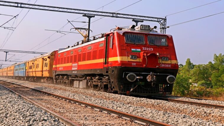 Railway Recruitment: 10वीं पास युवाओं के लिए रेलवे में 2418 पदों पर निकली भर्ती! मेरिट बेसिस पर होगा सिलेक्शन Railway Recruitment: 10वीं पास युवाओं के लिए रेलवे में 2418 पदों पर निकली भर्ती! मेरिट बेसिस पर होगा सिलेक्शन