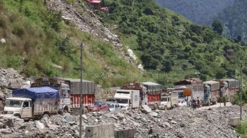 बड़ी राहत: छोटे वाहनों के लिए खुला कुल्लू-मनाली नेशनल हाईवे! अलेऊ तक ही हो सकेंगी आवाजाही बड़ी राहत: छोटे वाहनों के लिए खुला कुल्लू-मनाली नेशनल हाईवे! अलेऊ तक ही हो सकेंगी आवाजाही