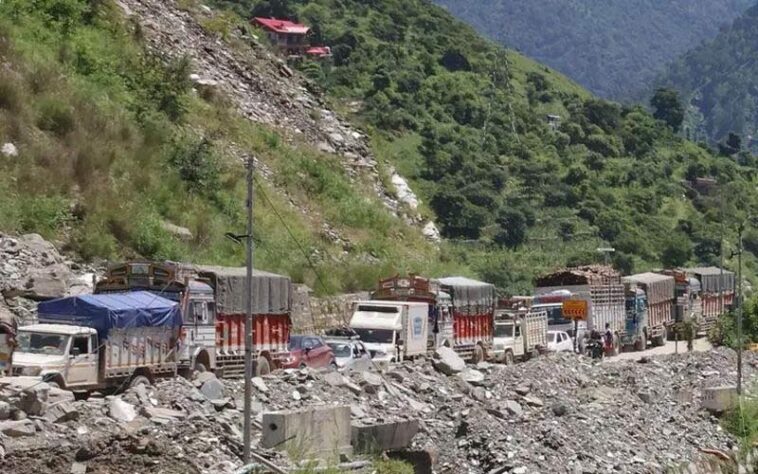 बड़ी राहत: छोटे वाहनों के लिए खुला कुल्लू-मनाली नेशनल हाईवे! अलेऊ तक ही हो सकेंगी आवाजाही बड़ी राहत: छोटे वाहनों के लिए खुला कुल्लू-मनाली नेशनल हाईवे! अलेऊ तक ही हो सकेंगी आवाजाही