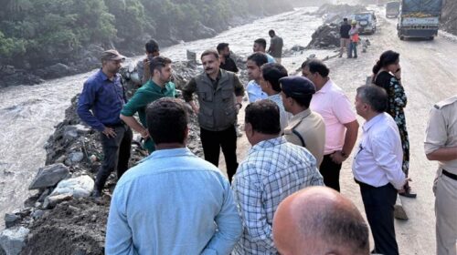 Himachal Latest News: मंडी से कुल्लू एनएच-03 पर वाहनों की आवाजाही शुरू! वाया कमांद भी भेजे जा रहे छोटे वाहन Himachal Latest News: मंडी से कुल्लू एनएच-03 पर वाहनों की आवाजाही शुरू! वाया कमांद भी भेजे जा रहे छोटे वाहन