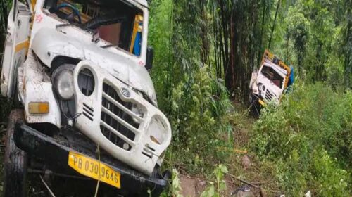 हिमाचल में बड़ा हादसा: खाई में गिरी पंजाब के श्रद्धालुओं की पिकअप! चार की मौत, 23 घायल