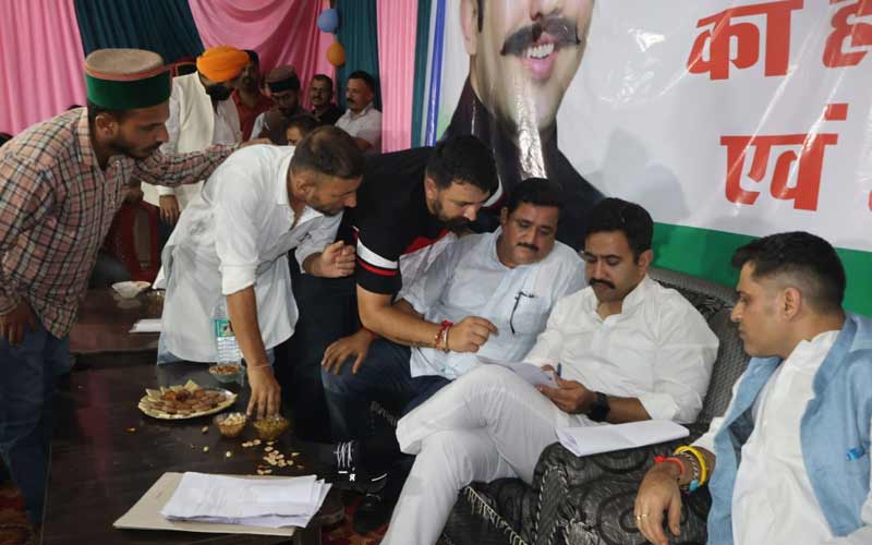 Paonta Sahib: लोक निर्माण मंत्री ने टौंरू सहित आंजभोज क्षेत्र का किया दौरा! भगानी नवघाट से भिमावाला पुल का किया निरीक्षण