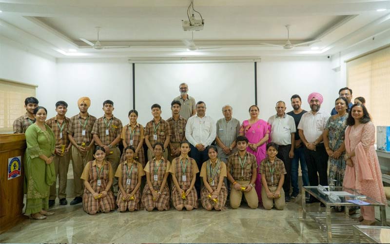 Paonta Sahib: स्कॉलर्स होम इंटरैक्ट क्लब ने चुनी नई कार्यकारिणी! इन्हे सौंपी अध्यक्ष और उपाध्यक्ष की कमान