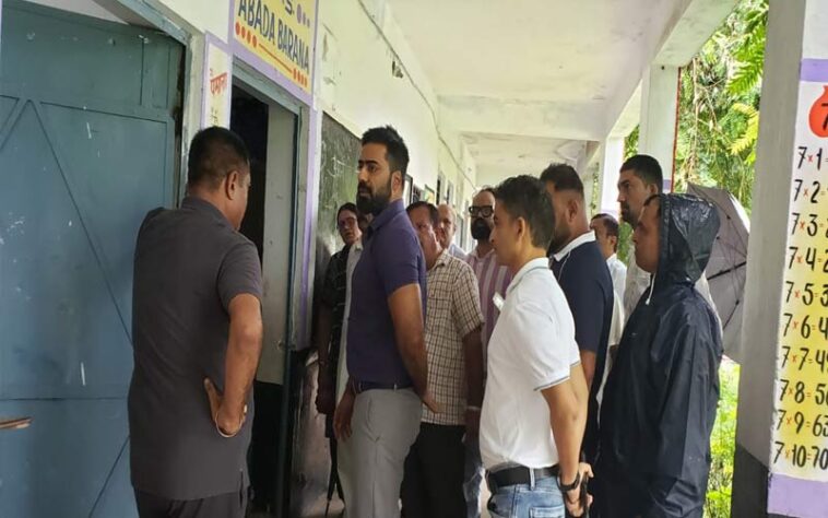 Himachal News: बारिश से क्षतिग्रस्त हुआ स्कूल! डीसी ने किया निरीक्षण, 28 अगस्त तक स्कूल बंद रखने के आदेश Himachal News: बारिश से क्षतिग्रस्त हुआ स्कूल! डीसी ने किया निरीक्षण, 28 अगस्त तक स्कूल बंद रखने के आदेश