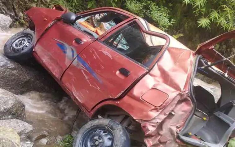 Accident In Himachal: घर पर परिवार कर रहा था राकेश का इंतजार! रास्ते में गाड़ी के खाई में गिरने से व्यक्ति की हुई मौत Accident In Himachal: घर पर परिवार कर रहा था राकेश का इंतजार! रास्ते में गाड़ी के खाई में गिरने से व्यक्ति की हुई मौत