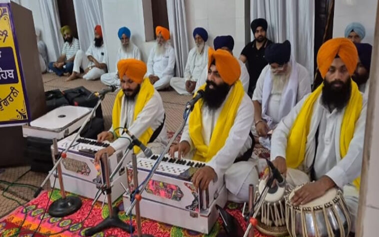 Paonta Sahib: गुरुद्वारा दड़ी में बड़ी श्रद्धा और धूमधाम से मनाया गया गुरु ग्रंथ साहिब का पहला प्रकाशपर्व Paonta Sahib: गुरुद्वारा दड़ी में बड़ी श्रद्धा और धूमधाम से मनाया गया गुरु ग्रंथ साहिब का पहला प्रकाशपर्व