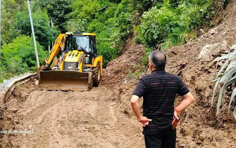 HP News: मंडी से कुल्लू राष्ट्रीय राजमार्ग पर दोनों ओर यातायात बहाल! 1300 यात्रियों को सुरक्षित निकाला