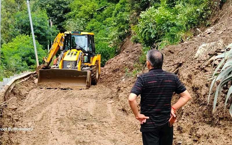 HP News: मंडी से कुल्लू राष्ट्रीय राजमार्ग पर दोनों ओर यातायात बहाल! 1300 यात्रियों को सुरक्षित निकाला