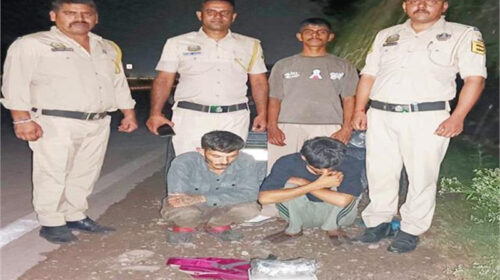 Himachal Crime News: गाड़ी में हो रही थी नशे की तस्कर! पुलिस ने ऐसे दबोचे दो आरोपी Himachal Crime News: गाड़ी में हो रही थी नशे की तस्कर! पुलिस ने ऐसे दबोचे दो आरोपी
