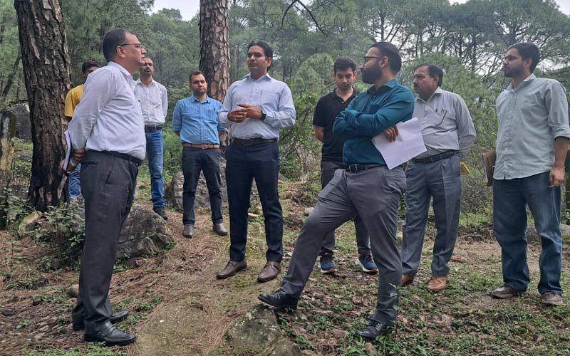 Himachal News Update: इंदौरा में गांवों को खाली करवाया! प्रभावित लोगों को रिलीफ कैंप में रखा, डीसी ने दिए राहत कार्यों में तेजी के निर्देश