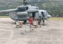 Himachal News: कुल्लू में भूस्खलन से सड़कें बंद! 21.20 क्विंटल राशन एयर ड्राप