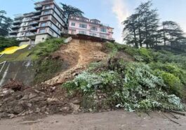 Himachal News Update: शिमला में तीन मंजिला मकान जमींदोज! भारी भूस्खलन से खतरे की जद में आया भवन