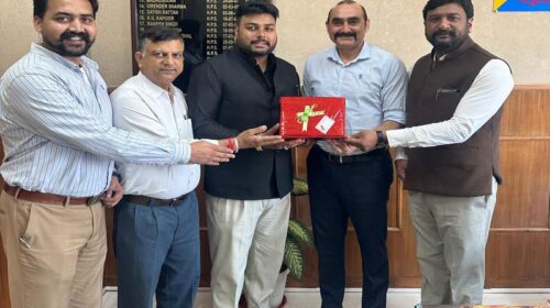 Himachal News: अमन ने एशियन पॉवर लिफ्टिंग चैंपियनशिप में जीता गोल्ड! एएसपी ने किया सम्मानित Himachal News: अमन ने एशियन पॉवर लिफ्टिंग चैंपियनशिप में जीता गोल्ड! एएसपी ने किया सम्मानित