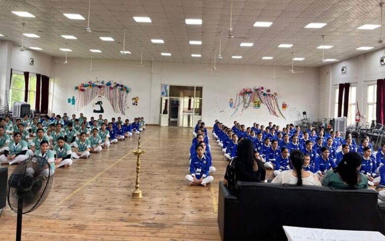 Sirmour News: नर्सिंग कॉलेज नाहन में आयुर्वेद दिवस का भव्य आयोजन! छात्राओं ने किया योग अभ्यास Sirmour News: नर्सिंग कॉलेज नाहन में आयुर्वेद दिवस का भव्य आयोजन! छात्राओं ने किया योग अभ्यास